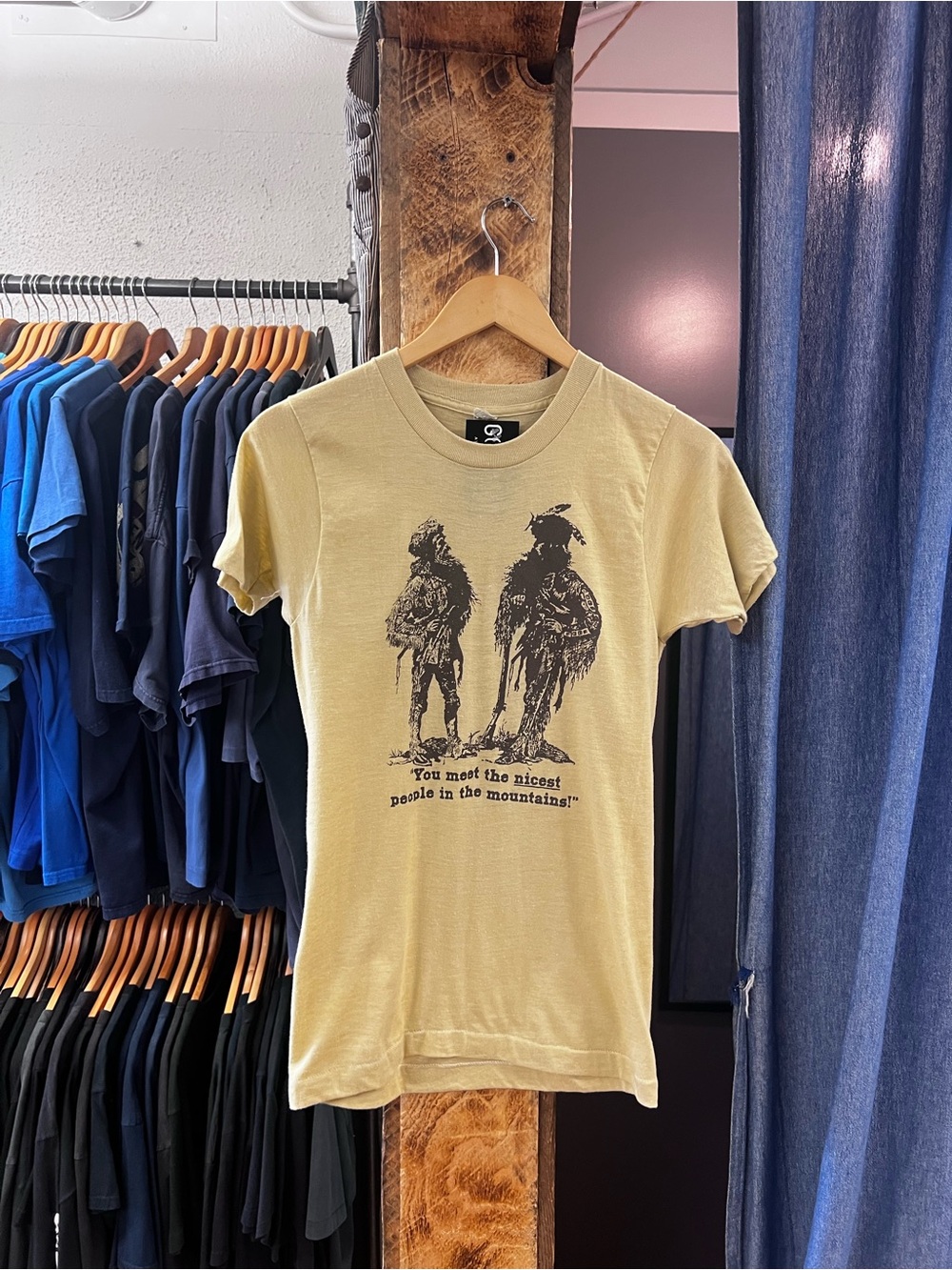 Vintage “Nicest People In Mountains” Tan Graphic T-shirt